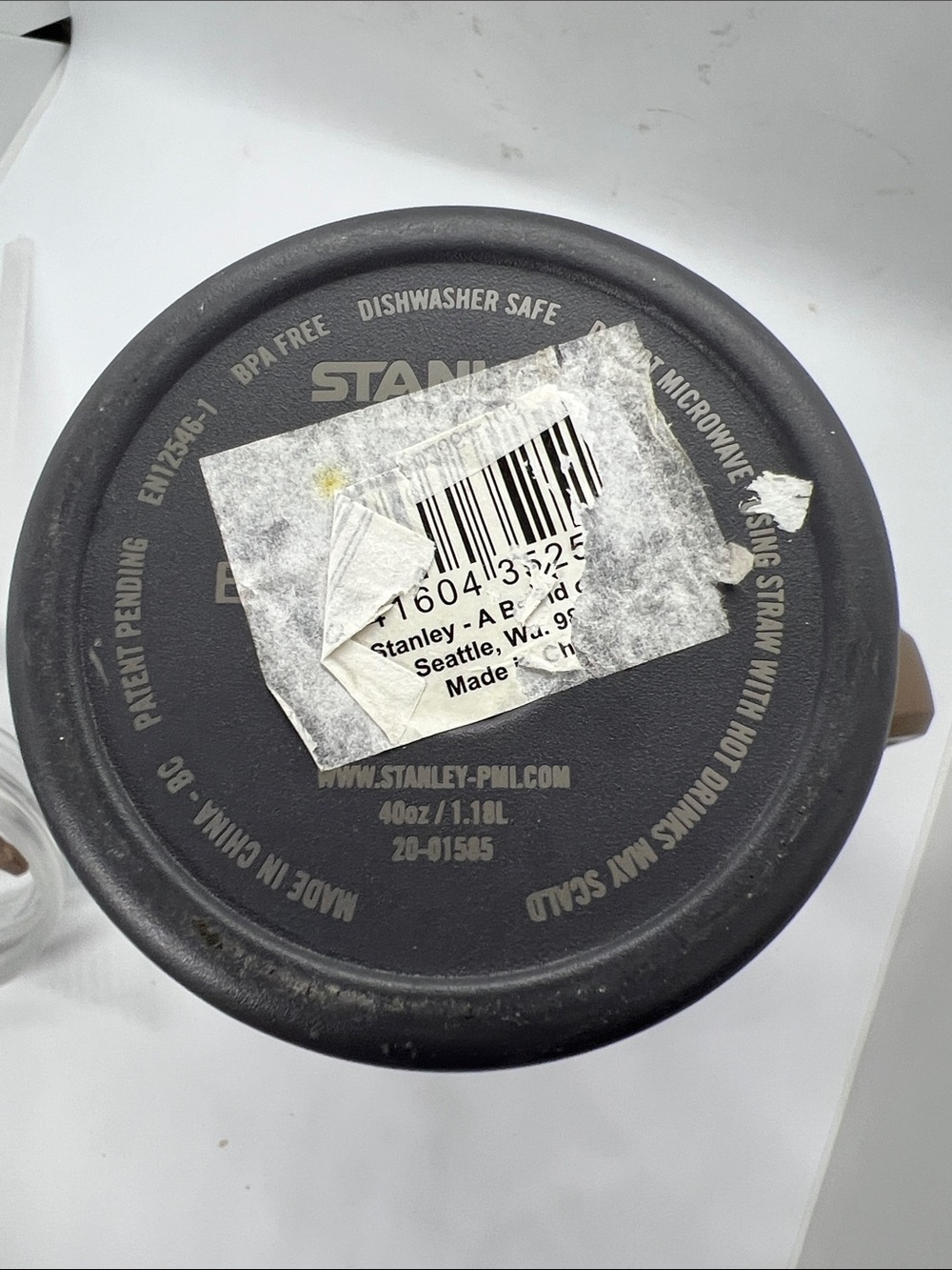 Stanley Cup 40oz Quencher Tumbler Preowned - Picture 5 of 6